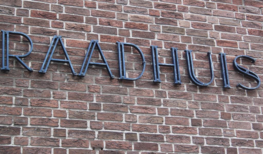 Raadhuis Egmond Егмонд-ан-ден-Гоеф Номер фото